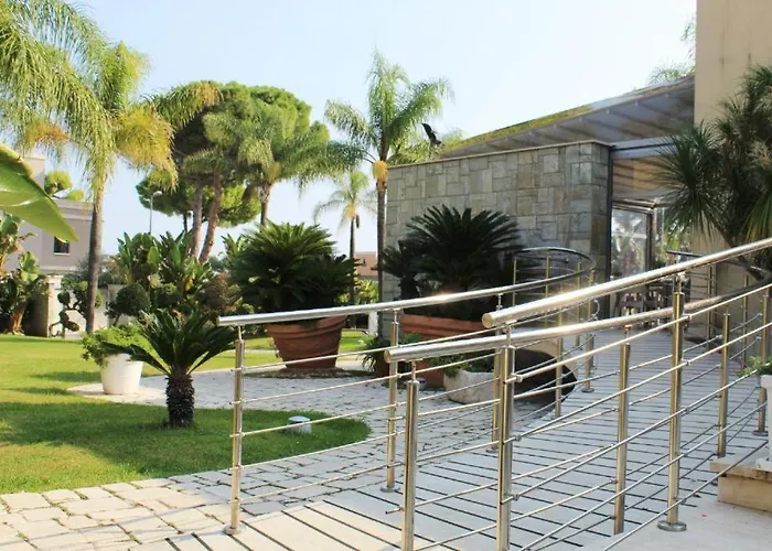 Colonna & 3* Trani