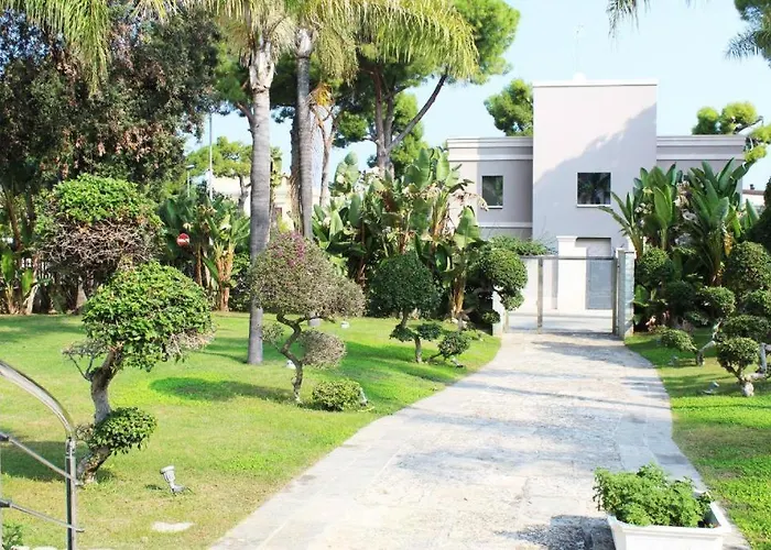 מלון דירות Colonna & 3*